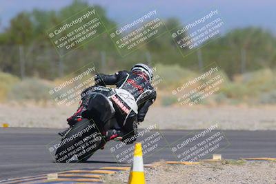 media/Sep-25-2023-Moto Forza (Mon) [[81ffa65e0a]]/B-C Group/Session 4 (Turn 2 Backside)/